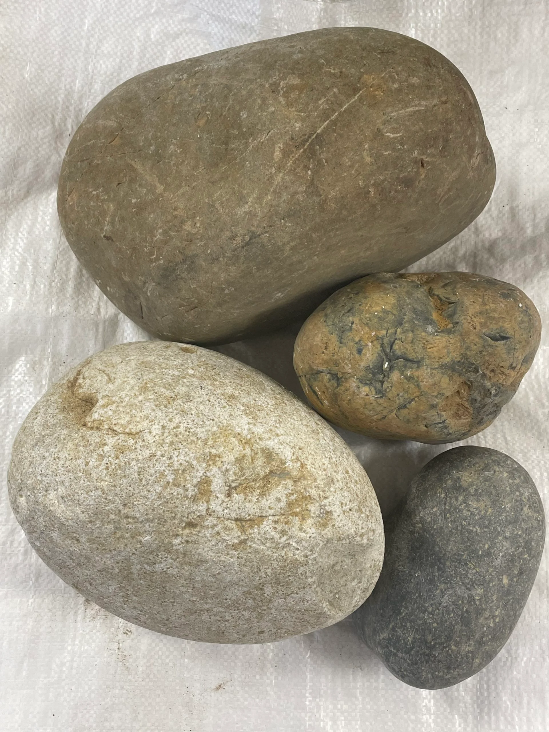 GUIJARROS (COBBLES) 8"+ - Image 1